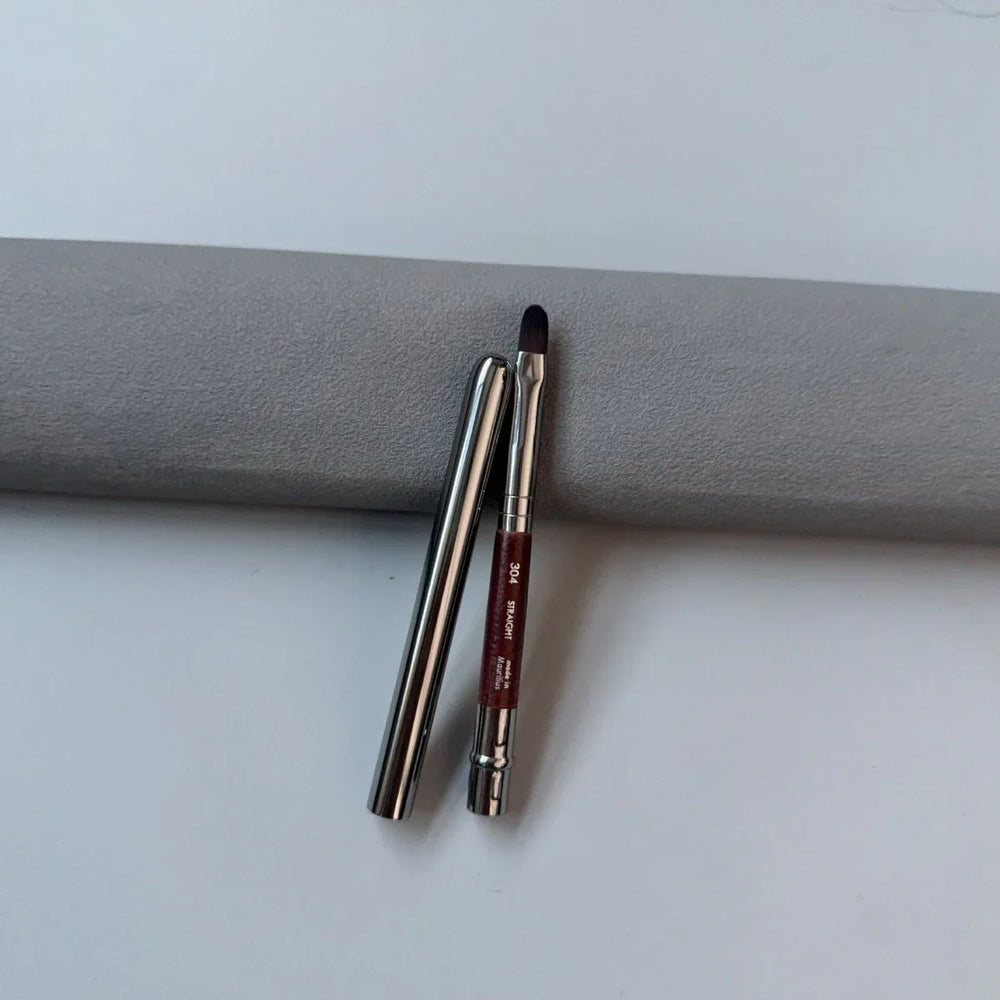MUF304 Concealer Lip Brush with Wood Handle & Aluminium Tube MUF