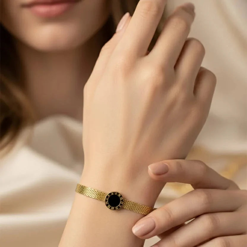 Euro-American Style Roman Numerals Black Acrylic Bracelet – Modern Elegance Redefined Cosmia
