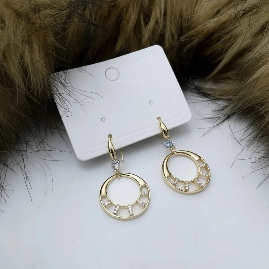Round Diamond Dot Earrings Cosmia