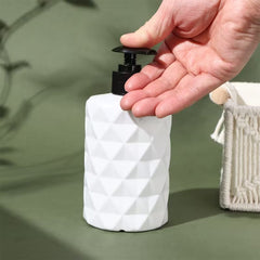 White Diamond Pattern Liquid Soap Dispenser - 700ml Cosmia