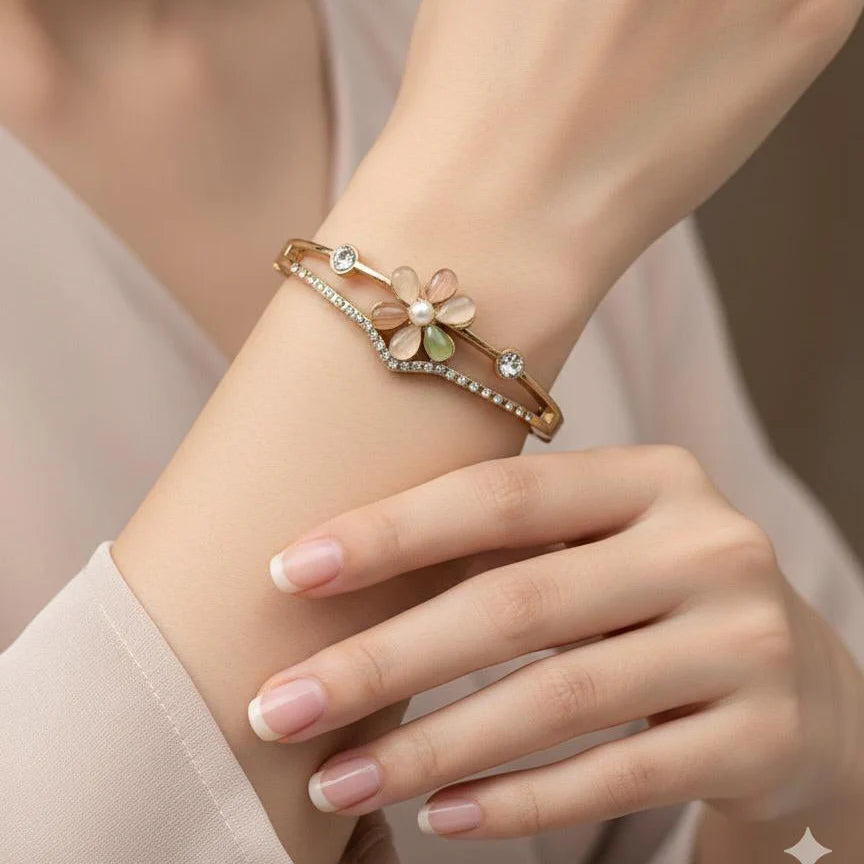 ELEGANT Bangle Bracelet Cosmia
