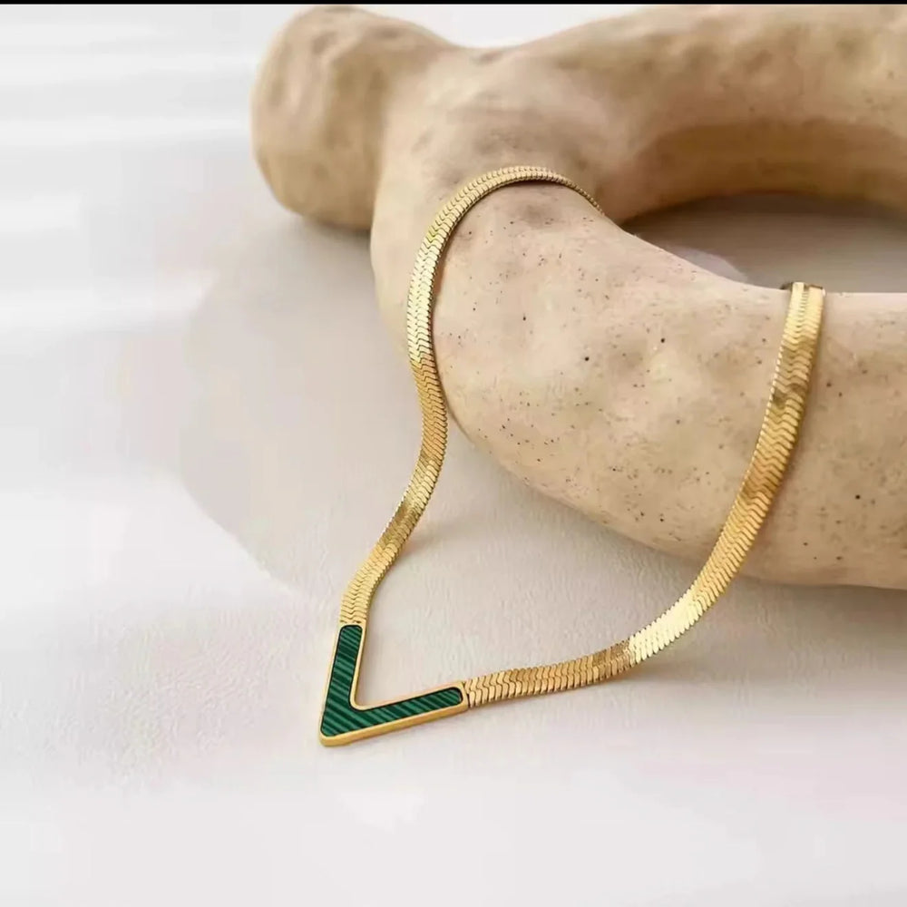 Snake V Necklace Cosmia