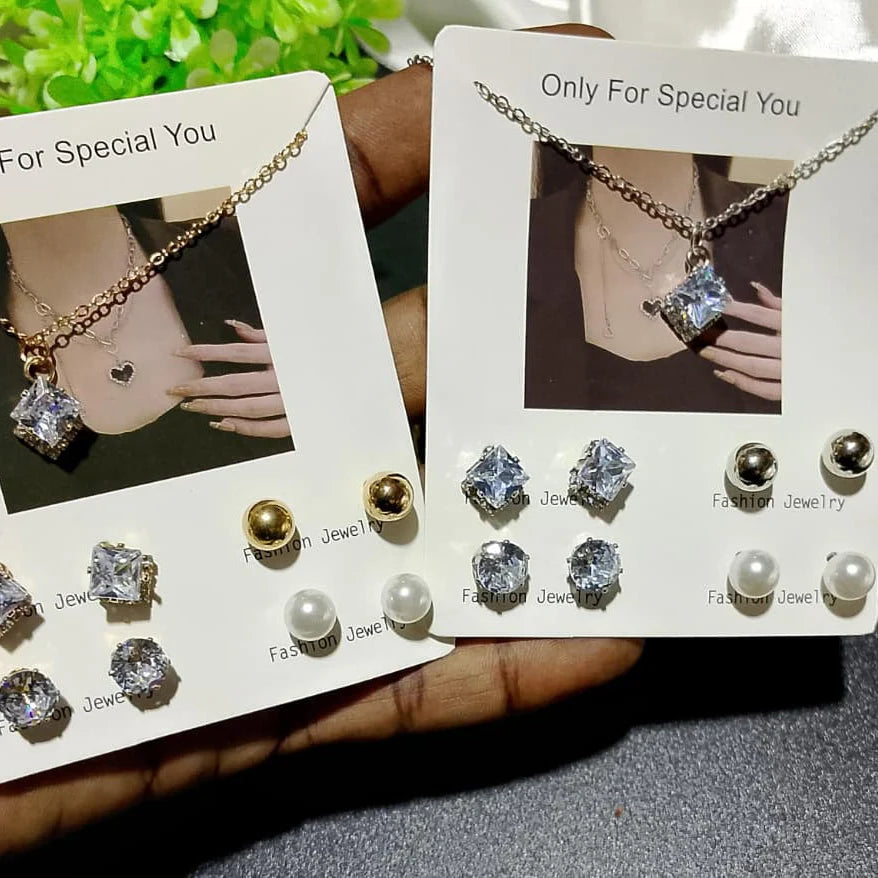 Locket & 4 studs set Cosmia