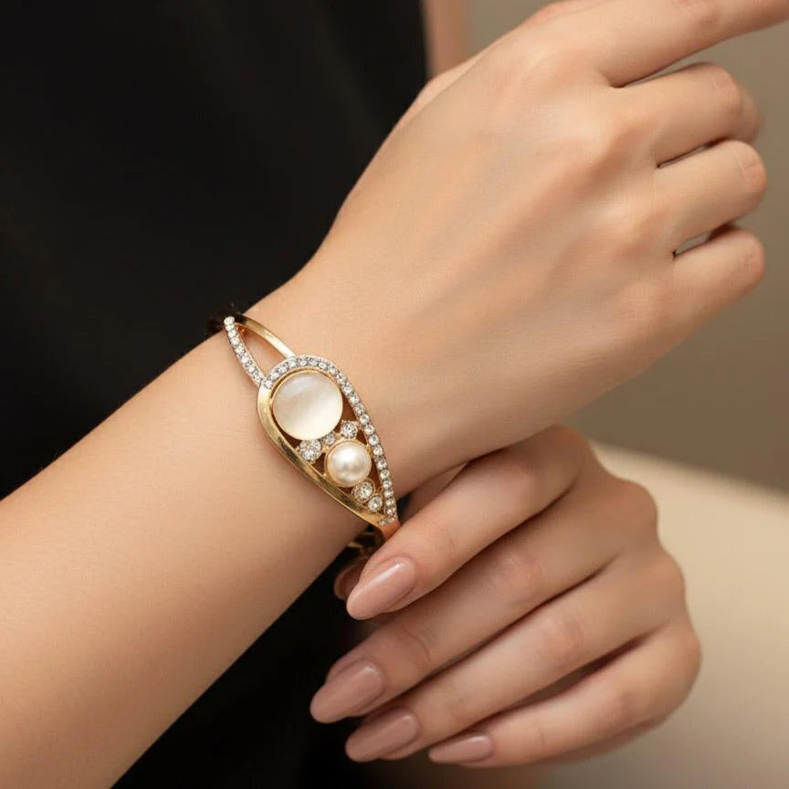 ELEGANT Bangle Bracelet Cosmia