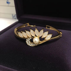 ELEGANT Bangle Bracelet Cosmia