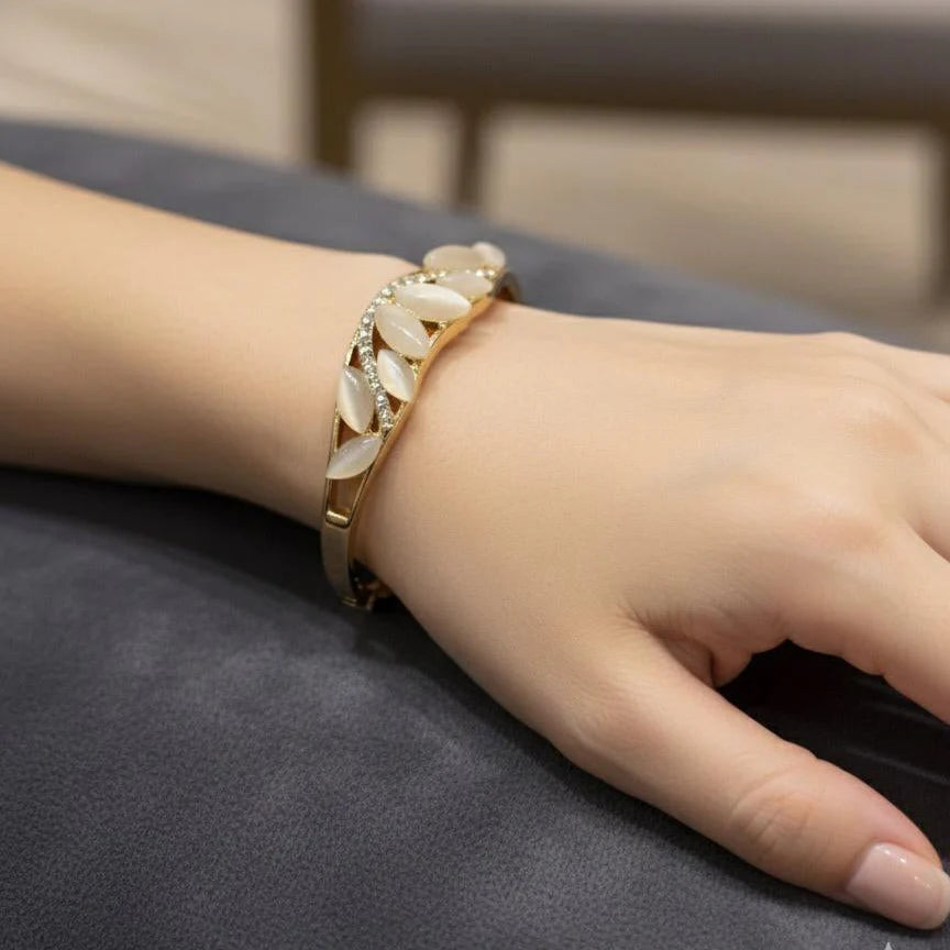 ELEGANT Bangle Bracelet Cosmia