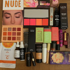 BUMPER DEAL – 17 in 1 Mega Makeup & Beauty Kit Cosmia.pk