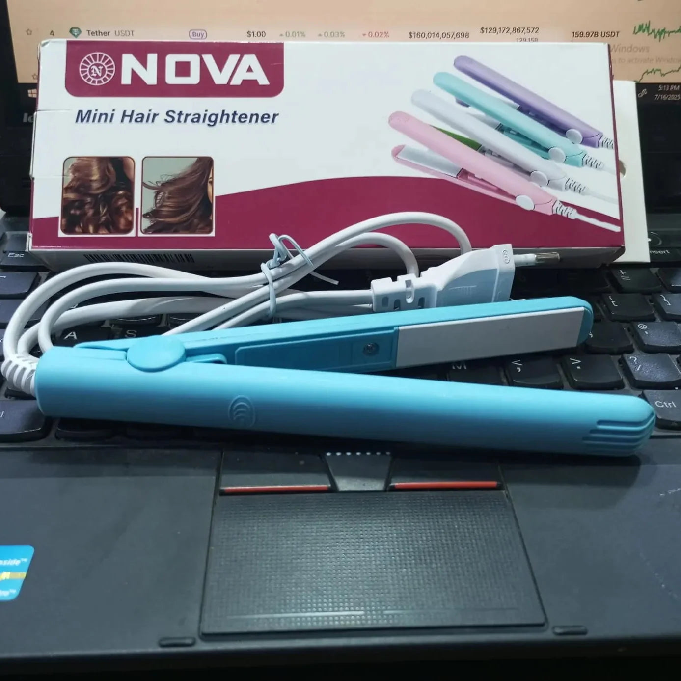 Nova Mini Hair Straightener (Random Colors) Nova