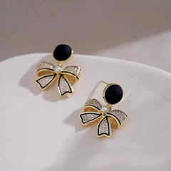 Rhinestone Bow Black Round Stud Cosmia