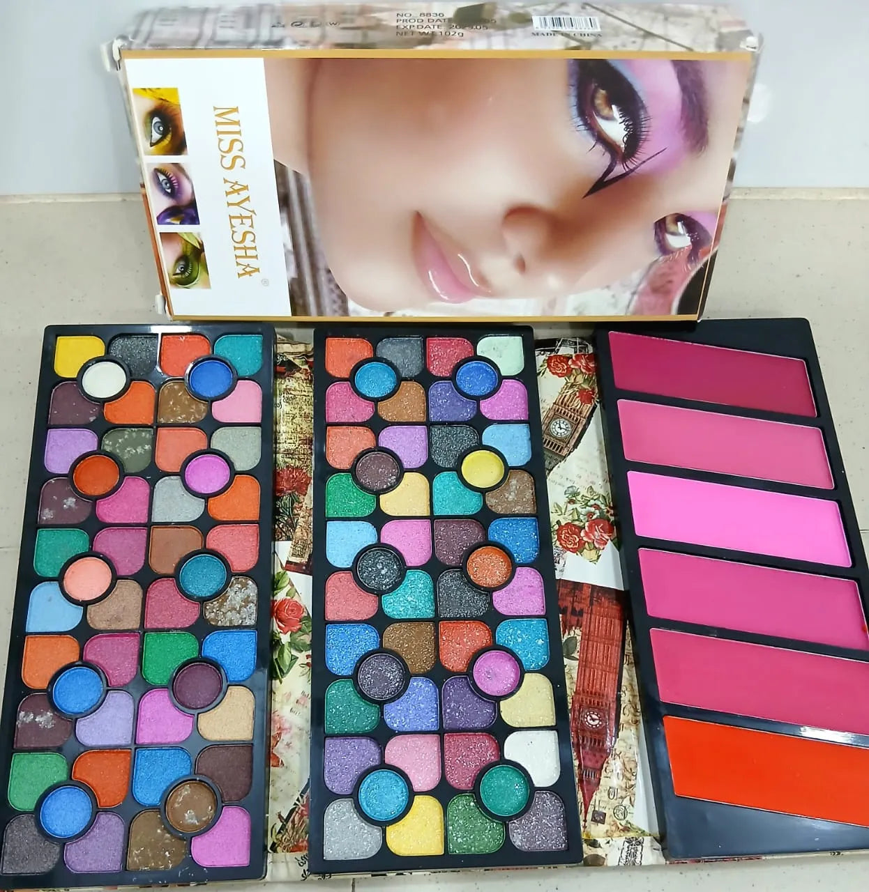 Miss Ayesha 100 Color Eyeshadow Palette & 6 Color Blush-on Miss Ayesha