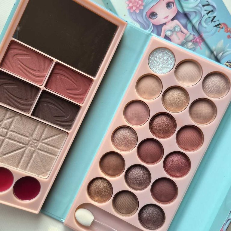 Any Lady 2 Fold Makeup Kit Any Lady