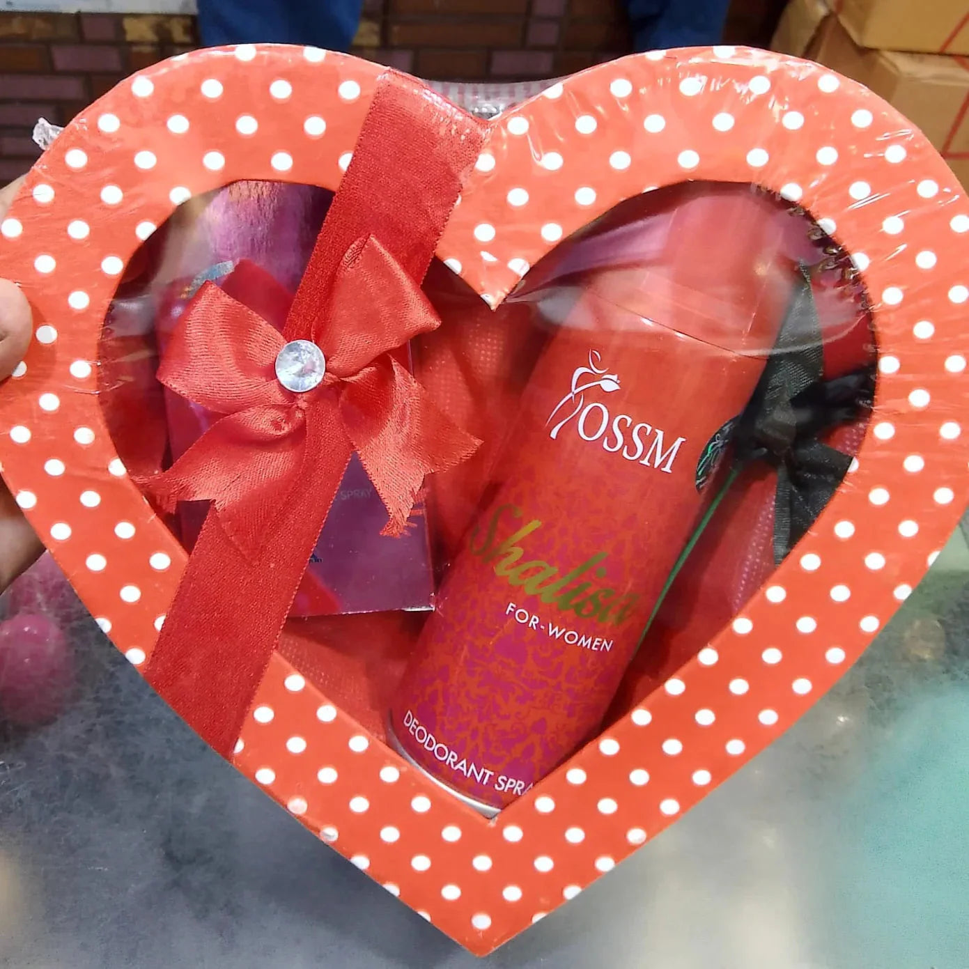 Heart Shape Gift Pack 2 Pcs Perfume 35ml + 200ml Body Spray Set Cosmia.pk