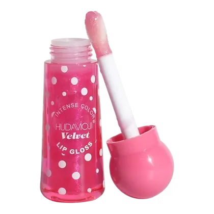 Hudamoji Velvet Vitamin E Lip Glosse Beauty Model