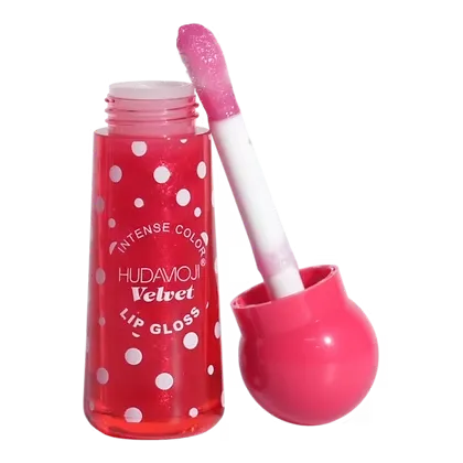 Hudamoji Velvet Vitamin E Lip Glosse Beauty Model