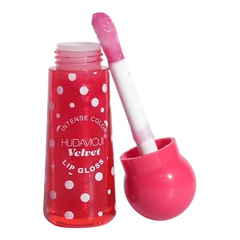 Hudamoji Velvet Vitamin E Lip Glosse Beauty Model