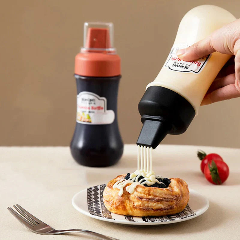 5 Hole Squeeze Sauce Bottle Cosmia.pk
