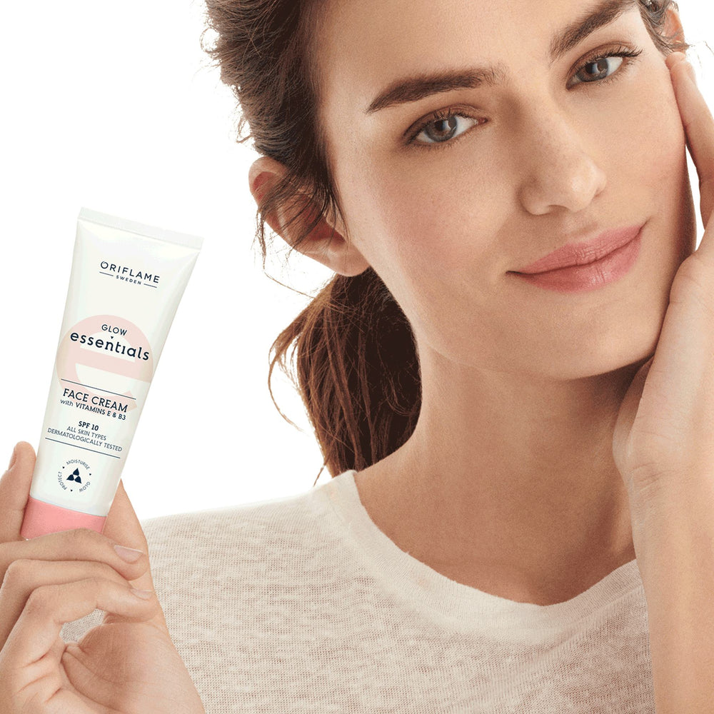 Oriflame Glow Essentials Face Cream with Vitamins E & B3 SPF 10 Oriflame