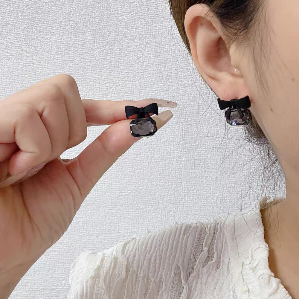 Lovely Square Bow Earrings - Red Cosmia.pk