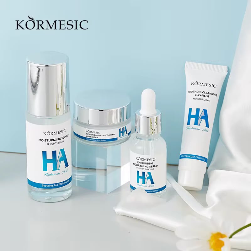 Kormesic Hyaluronic Acid Moisturising & Whitening Facial Set Kormesic