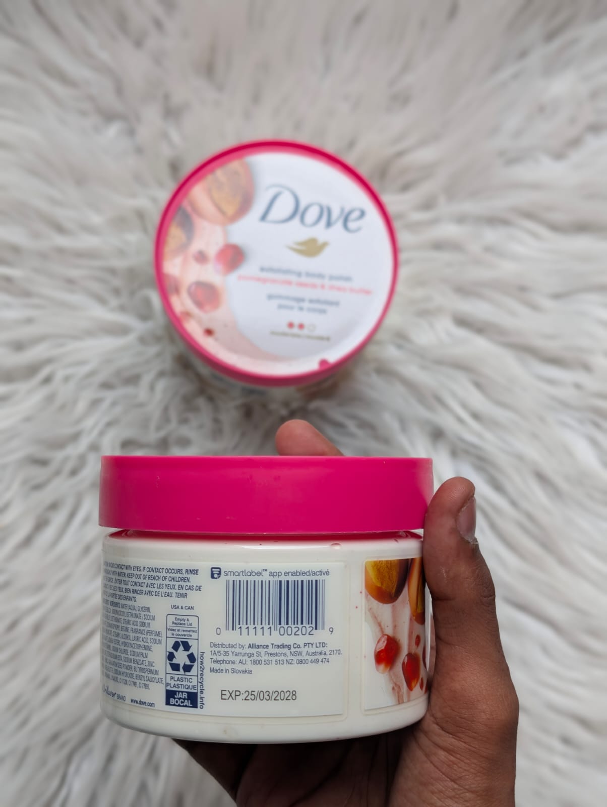 Dove Pomegranate & Shea Butter Exfoliating Body Wash 298g Dove