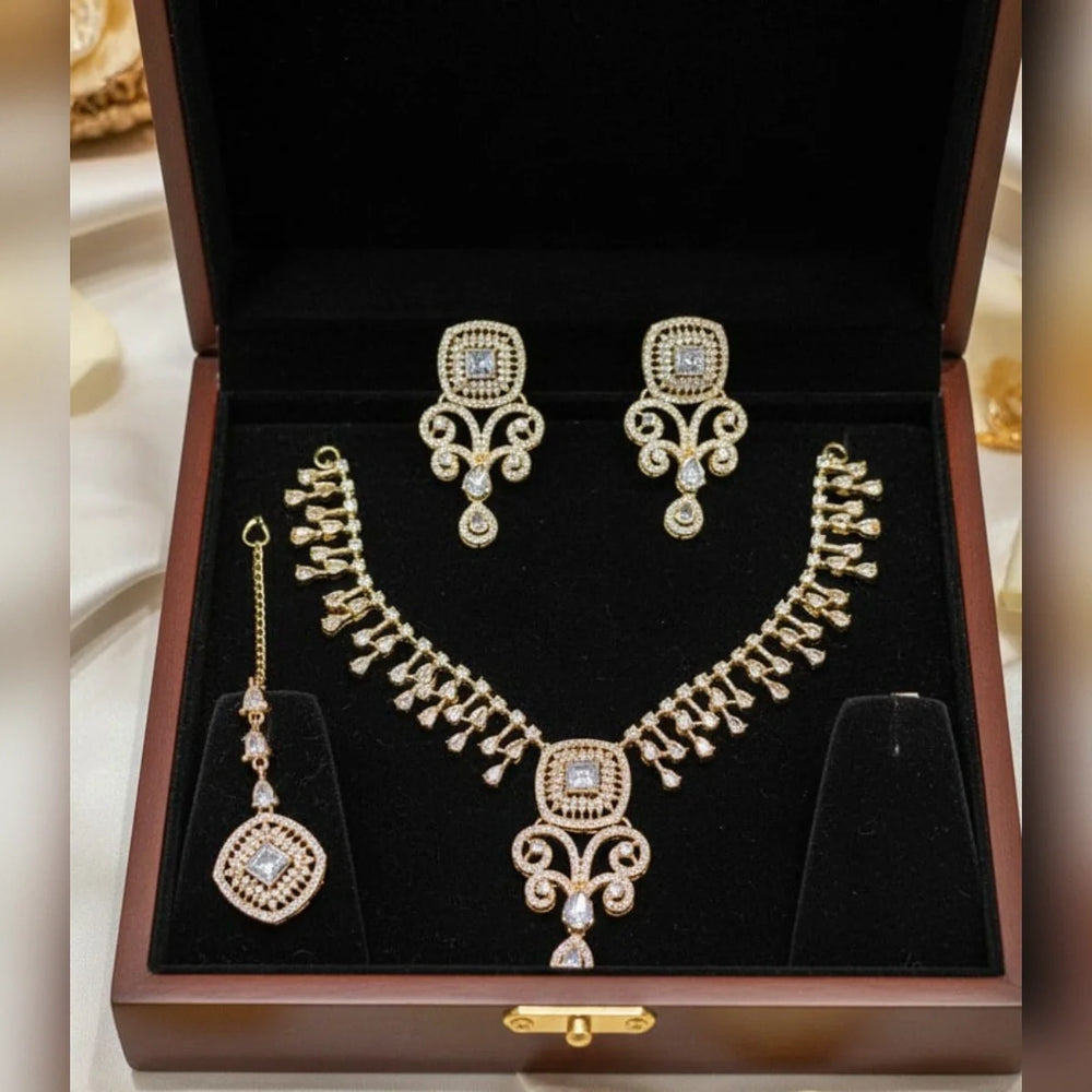 Elegant Zircon Necklace Set – Sparkling Sophistication Cosmia