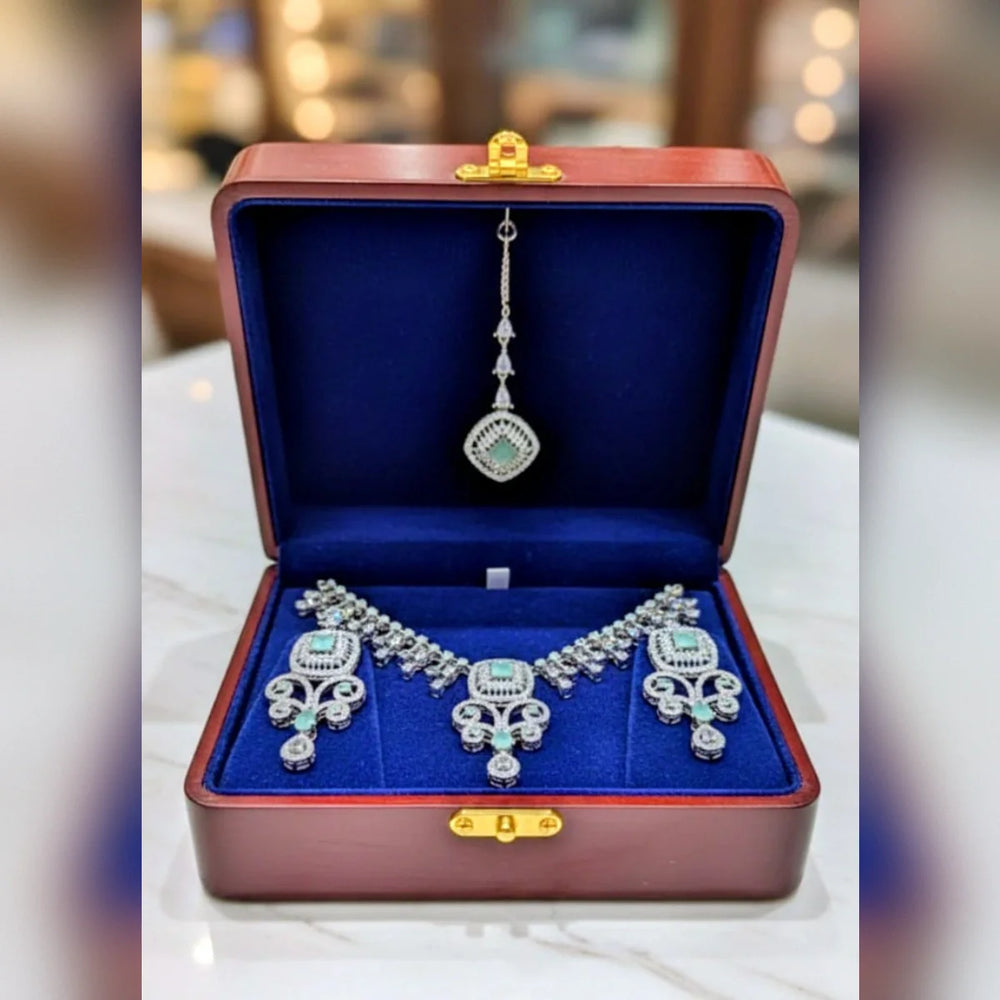 Elegant Zircon Necklace Set – Sparkling Sophistication Cosmia