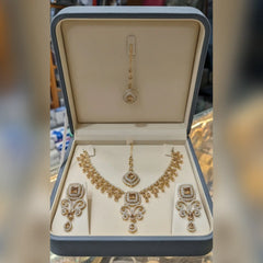 Elegant Zircon Necklace Set – Sparkling Sophistication Cosmia