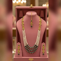 Pearl Mala Set with Tikka & Earrings – Timeless Grace Cosmia