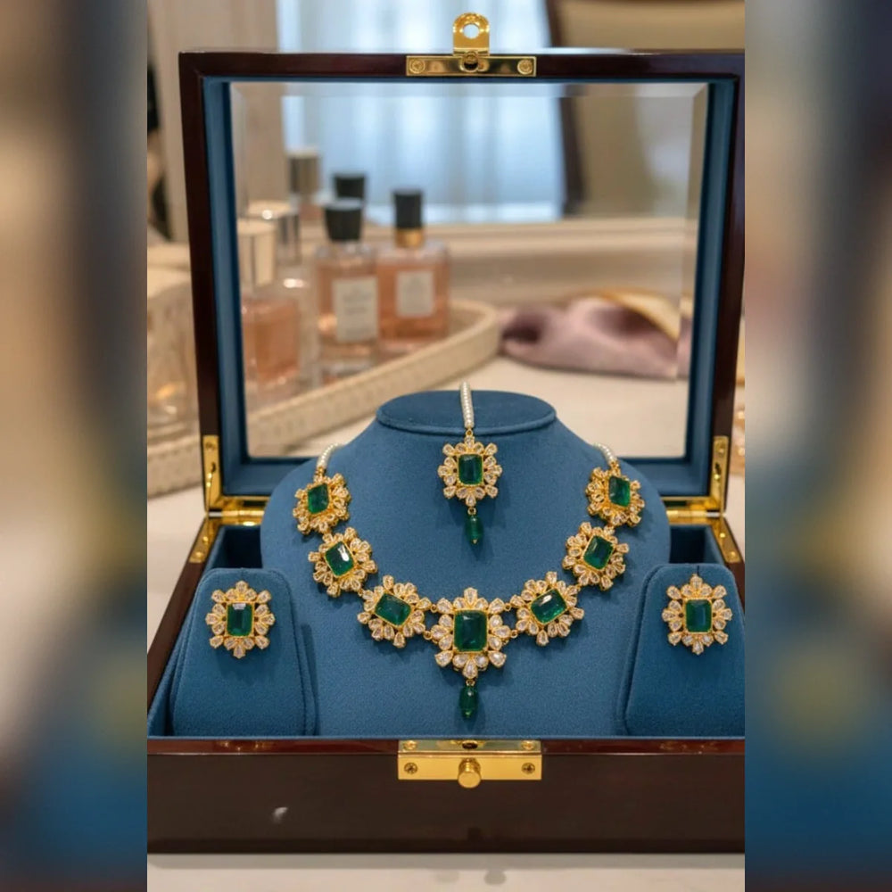 Zircon Necklace Set – Elegant Sparkling Finish Cosmia