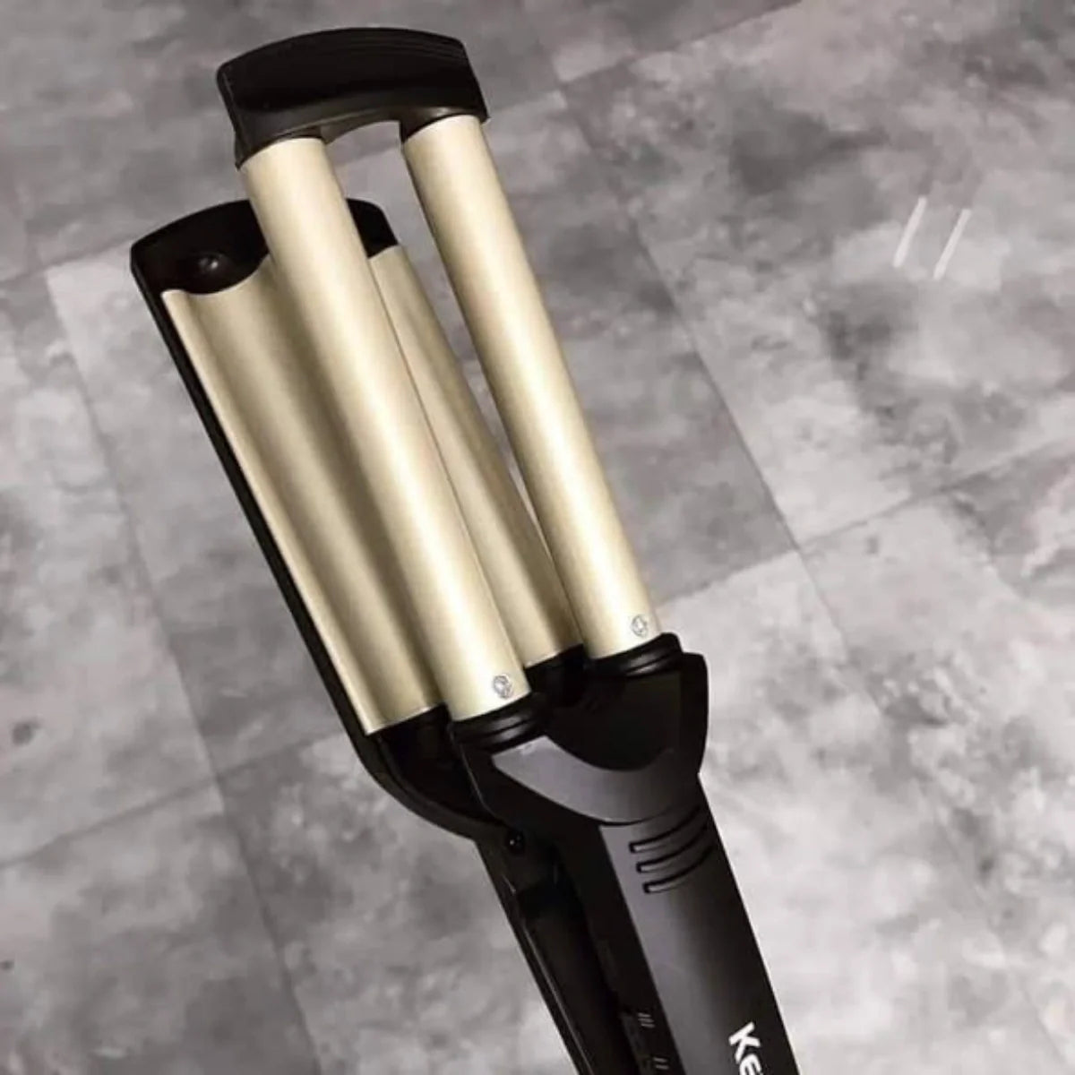 Kemei KM-2022 Hair Curling Ceramic 3 Barrel Clamp Curler Kemei